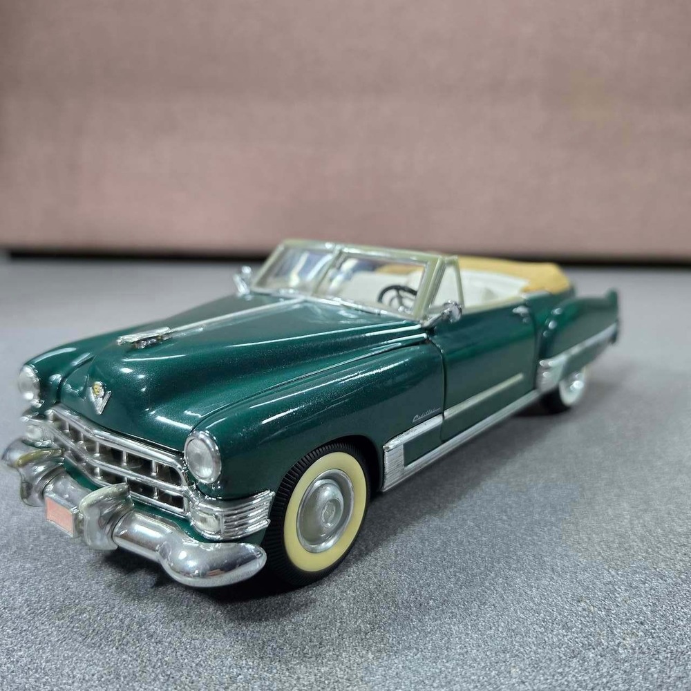 Cadillac Coupe de Ville 1949 Diecast Car Green Good Vintage 1:18 Scale Replica
